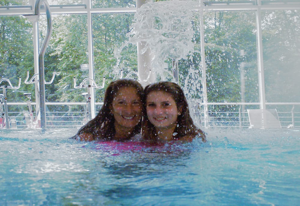 Lexiwell Galerie Alexandra und Lea Hallenbad Wassserfontaene