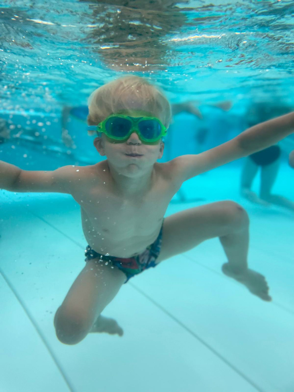 LexiWell Galerie Junge mit Taucherbrille unter Wasser